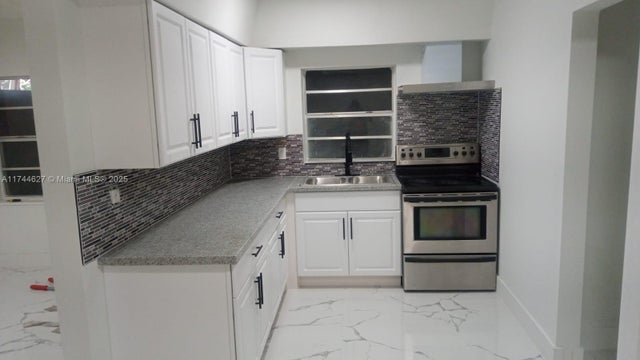 1 of 4 - 15660 Nw 41st Ave, Miami Gardens, FL
