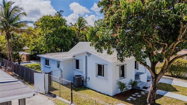 2 of 23 - 866 Nw 108th St, Miami, FL