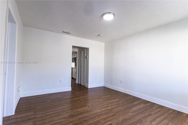 5 of 23 - 866 Nw 108th St, Miami, FL