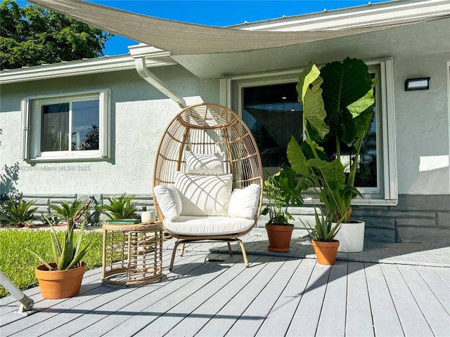 2 of 50 - 191 Se 13th Ave, Pompano Beach, FL