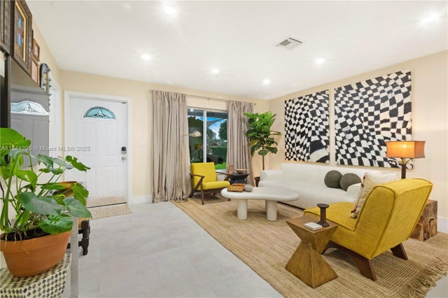 3 of 50 - 191 Se 13th Ave, Pompano Beach, FL