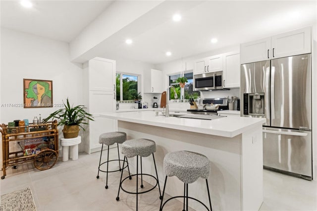 4 of 50 - 191 Se 13th Ave, Pompano Beach, FL