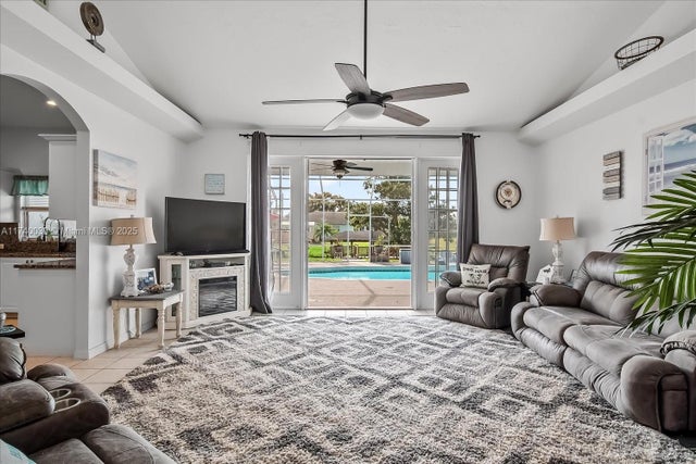 3 of 48 - 349 Ne Anderson, Lake Placid, FL