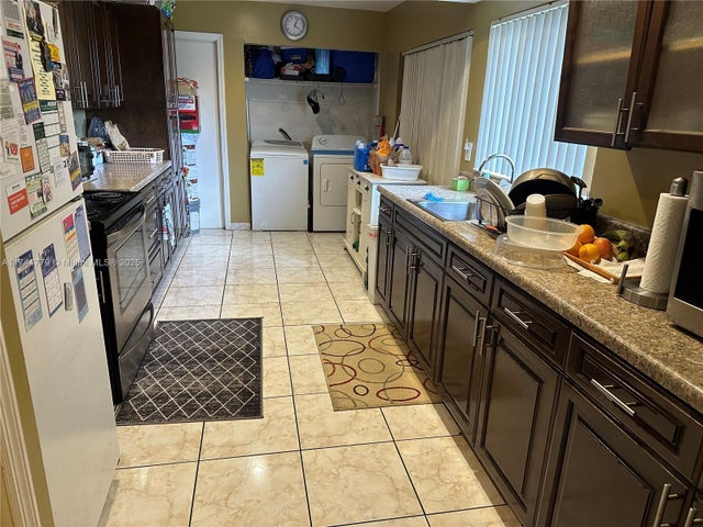 3 of 10 - 20721 Sw 122nd Ct, Miami, FL