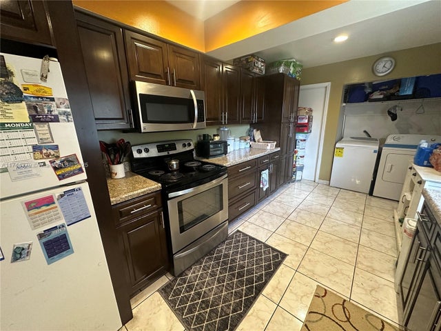 4 of 10 - 20721 Sw 122nd Ct, Miami, FL