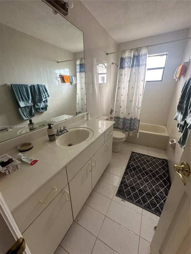 5 of 10 - 20721 Sw 122nd Ct, Miami, FL