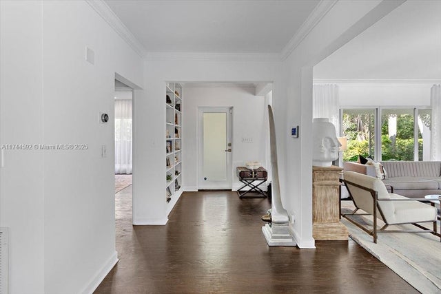 5 of 36 - 550 Pidgeon Plum Ln, Miami, FL