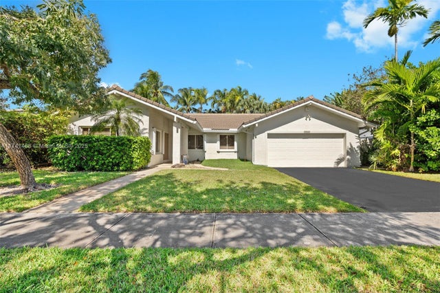 1 of 25 - 2061 Ne 207th St, Miami, FL