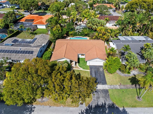 2 of 25 - 2061 Ne 207th St, Miami, FL