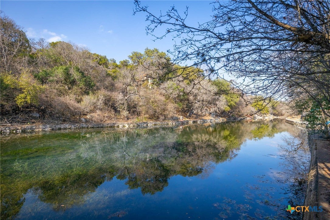 MLS Number 570001 on Comal River in the city of New Braunfels Homes for Sale by , the zipcode of 78130