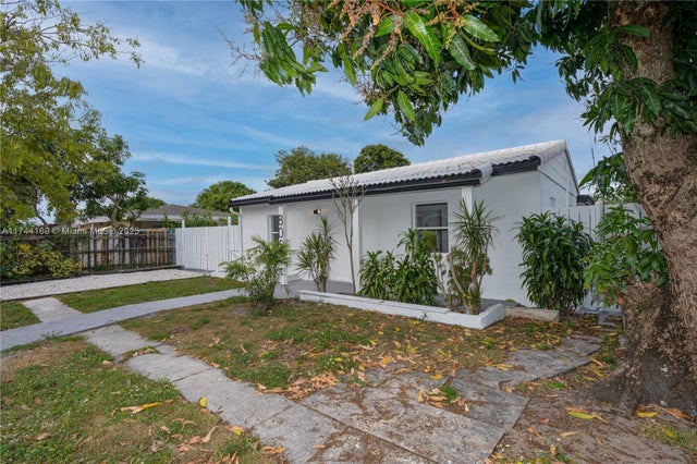 4 of 36 - 805 Sultan Ave, Opa Locka, FL