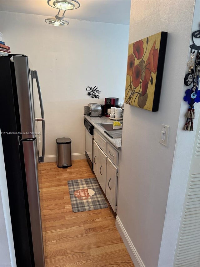 5 of 37 - 1225 Ne 124th St 33a, North Miami, FL