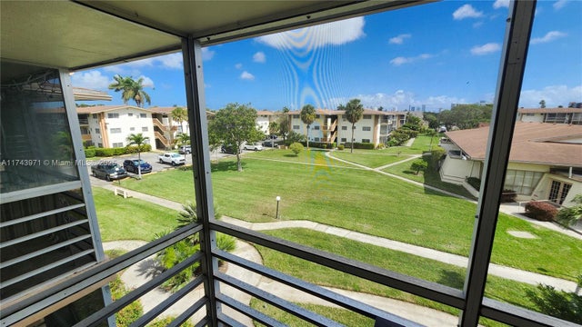 2 of 20 - 16901 Ne 13th Ave 306, Miami, FL
