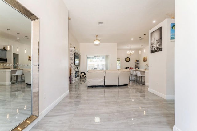 5 of 51 - 5402 Hickory Dr, Fort Pierce, FL
