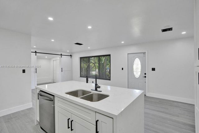 4 of 49 - 1628 Ne 7th Ave, Fort Lauderdale, FL