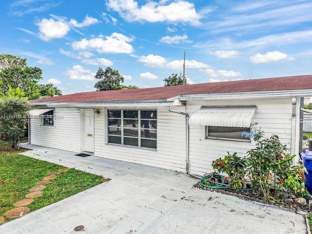 1 of 34 - 6370 Park St, Hollywood, FL