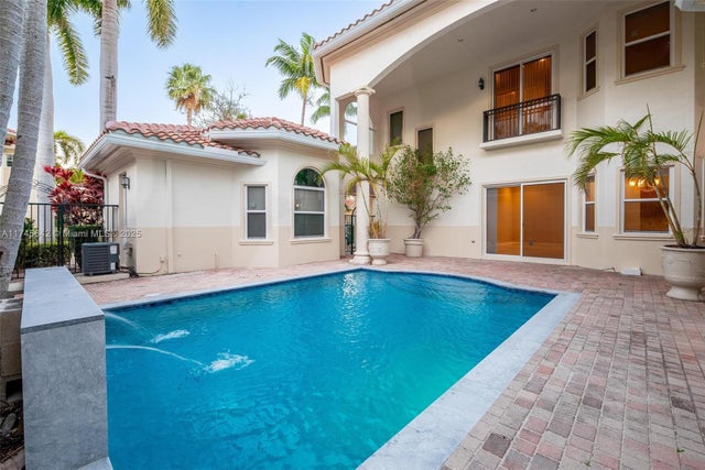 3 of 73 - 920 Captiva Dr, Hollywood, FL