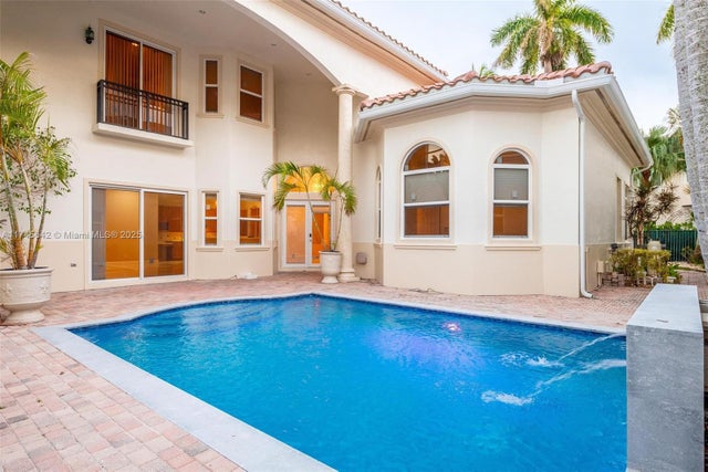 4 of 73 - 920 Captiva Dr, Hollywood, FL