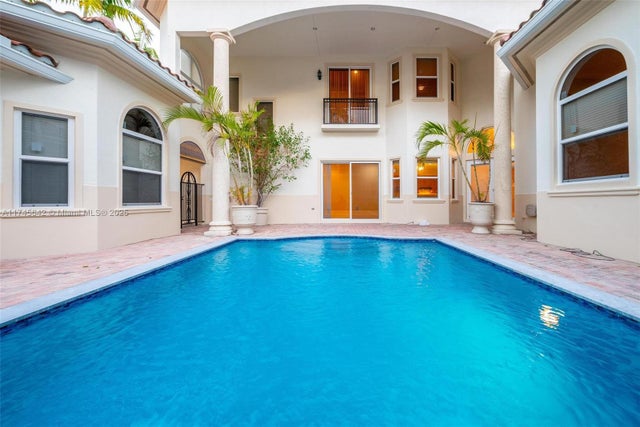 5 of 73 - 920 Captiva Dr, Hollywood, FL
