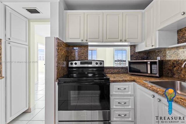 2 of 17 - 2910 Point East Dr M511, Aventura, FL