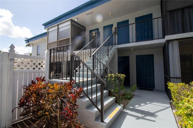 1 of 15 - 7511 S Oriole Blvd 201, Delray Beach, FL
