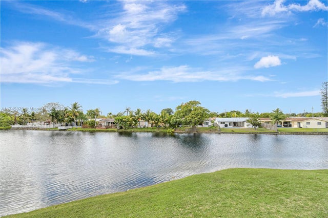 10456 Nw 24th Pl 209, Sunrise