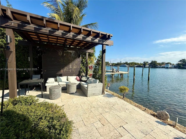 5 of 24 - 1670 Daytonia Rd, Miami Beach, FL