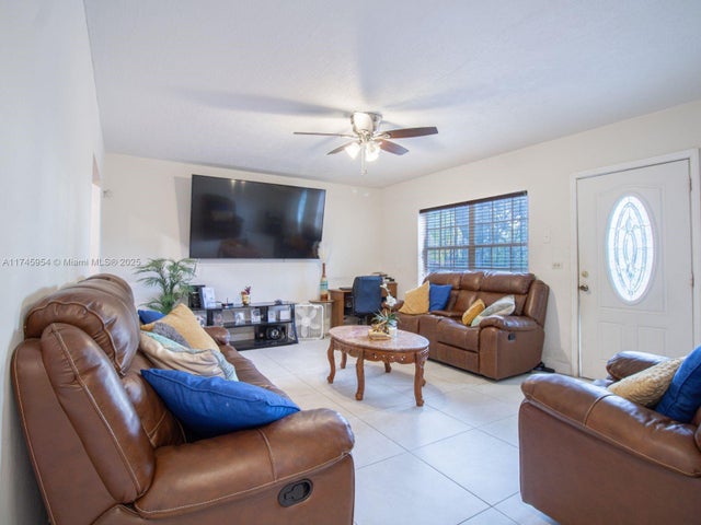 4 of 23 - 13493 Nw 8th Ave, North Miami, FL