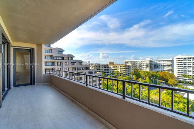 3 of 38 - 251 Crandon Blvd 829, Key Biscayne, FL