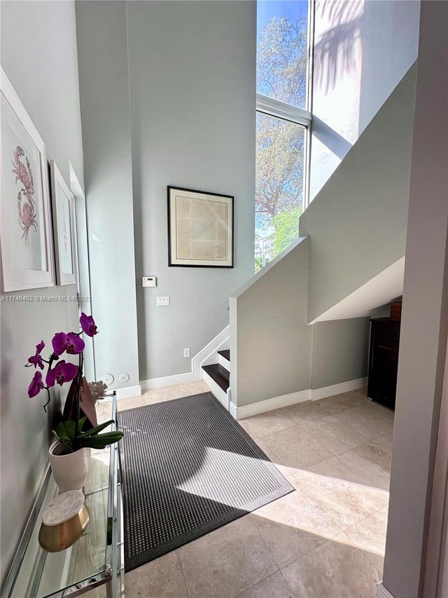1 of 18 - 317 Ne 7th St 317, Fort Lauderdale, FL