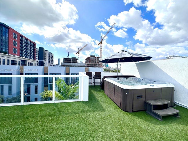 2 of 18 - 317 Ne 7th St 317, Fort Lauderdale, FL