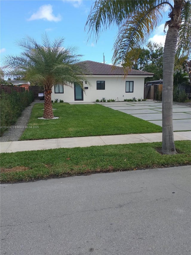 5 of 24 - 1819 Ne 182nd St, North Miami Beach, FL