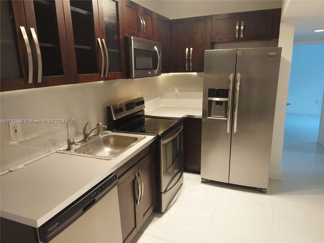 1 of 10 - 750 Pennsylvania Ave 1, Miami Beach, FL