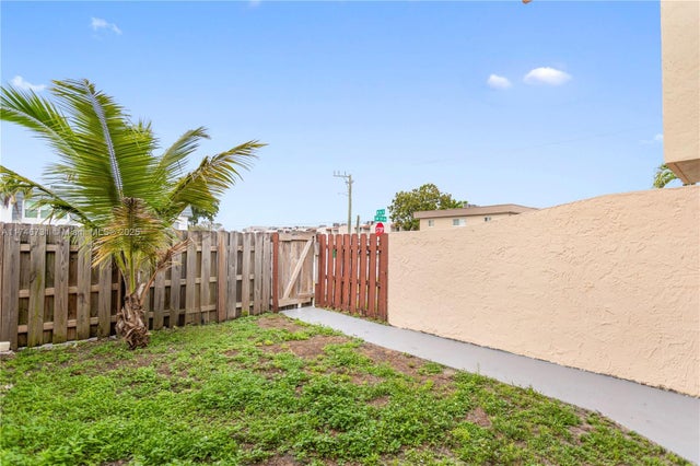 2 of 21 - 3662 Sw 59th Avenue 2, Davie, FL