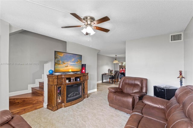 3 of 21 - 3662 Sw 59th Avenue 2, Davie, FL
