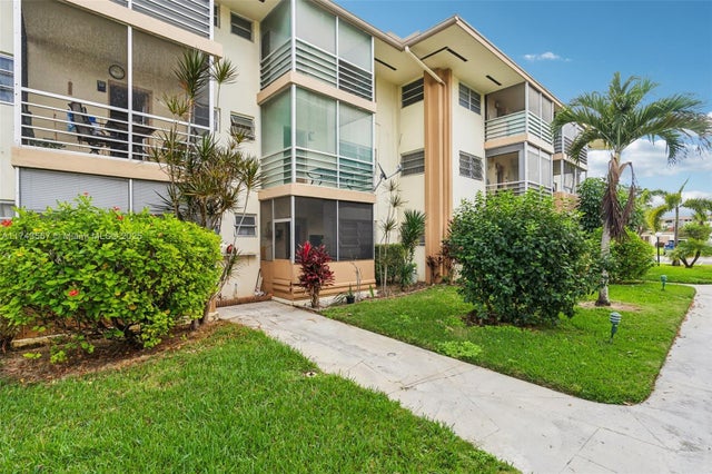 5 of 41 - 17090 Ne 14th Ave 205, Miami, FL