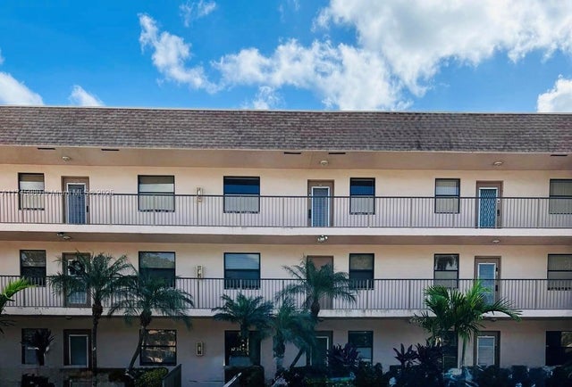 1 of 39 - 10332 Sunrise Lakes Blvd 103, Sunrise, FL