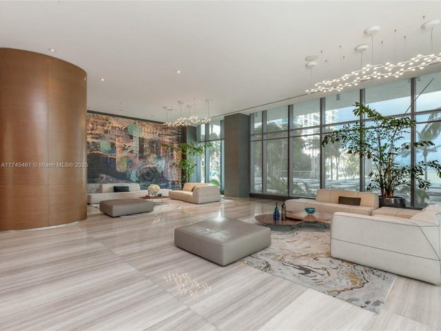 3 of 41 - 460 Ne 28th St 808, Miami, FL