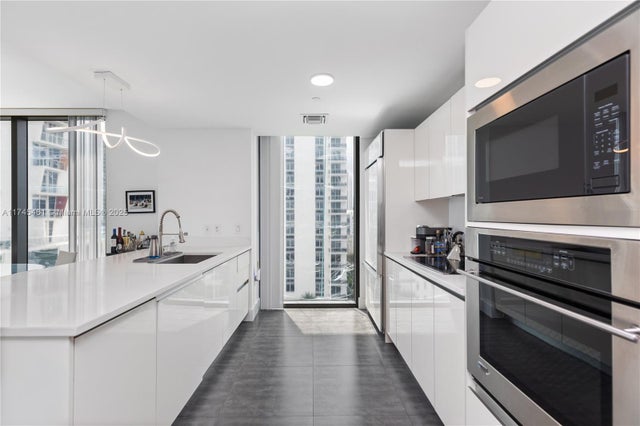 4 of 41 - 460 Ne 28th St 808, Miami, FL