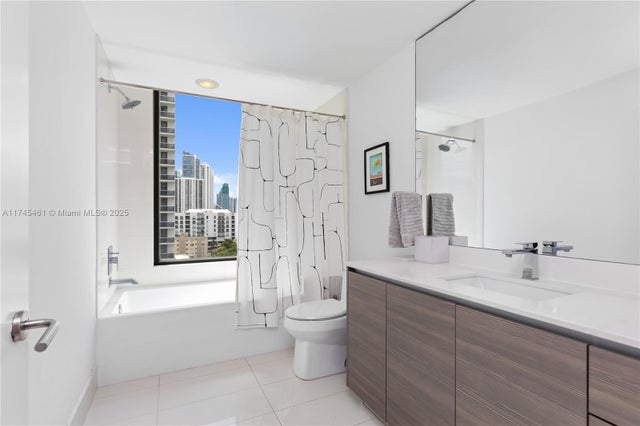 5 of 41 - 460 Ne 28th St 808, Miami, FL