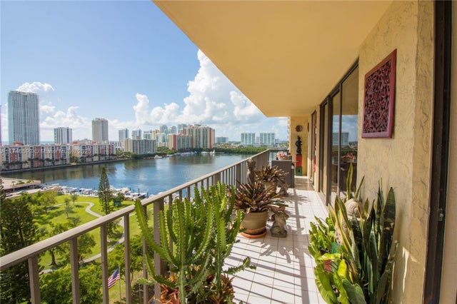 4 of 22 - 290 174th St 1410, Sunny Isles Beach, FL