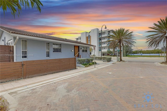 3 of 44 - 328 Missouri St, Hollywood, FL