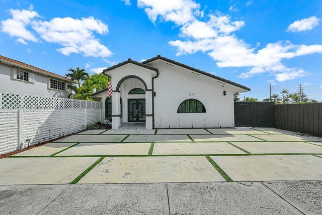4 of 53 - 1311 Sw 139th Ct, Miami, FL