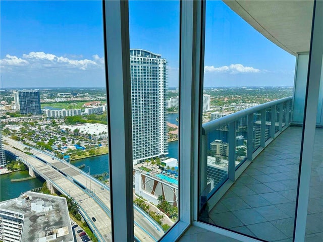 4 of 45 - 1800 S Ocean Dr 3908, Hallandale Beach, FL