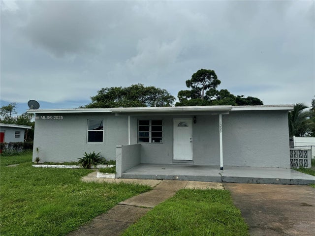 1 of 16 - 1209 Nw 19th Ave, Fort Lauderdale, FL