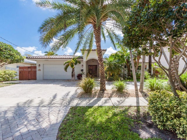 1 of 31 - 13205 Coronado Dr, North Miami, FL