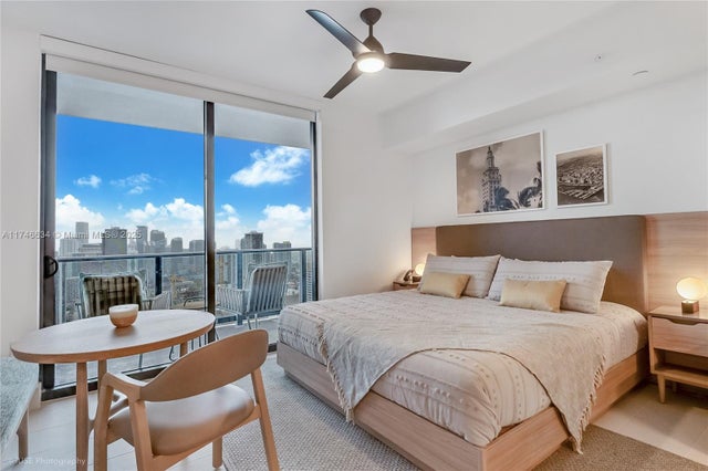 1 of 22 - 601 Ne 1st Ave 4406, Miami, FL
