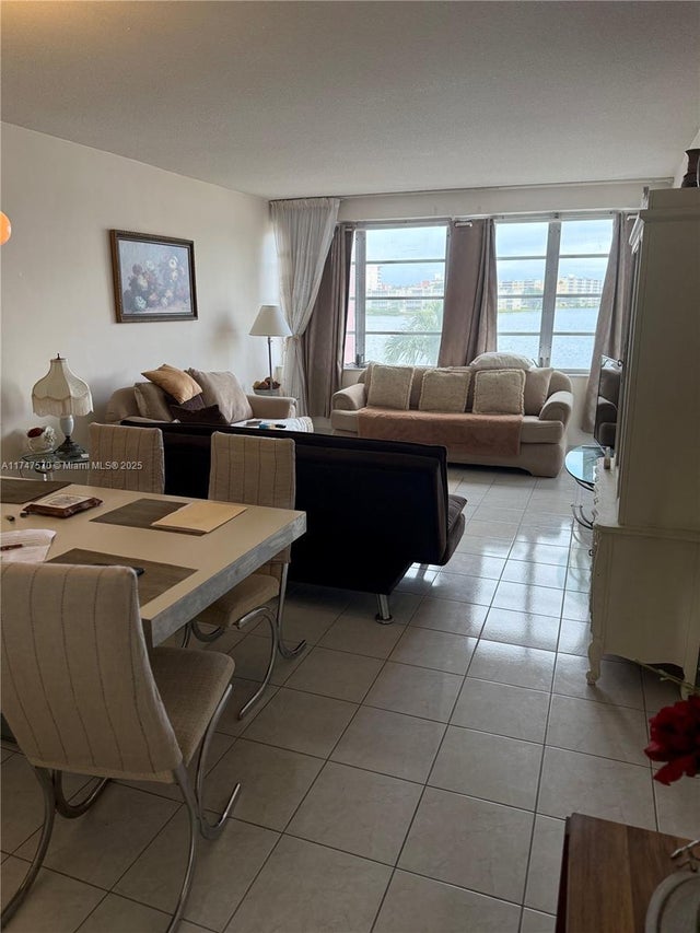 1 of 14 - 18555 Ne 14th Ave 618, Miami, FL