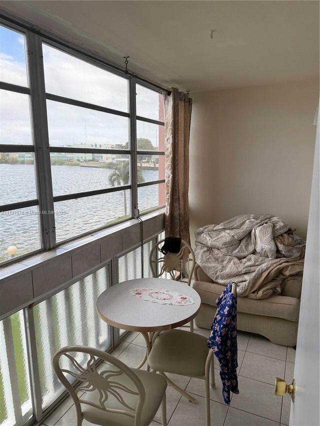 2 of 14 - 18555 Ne 14th Ave 618, Miami, FL