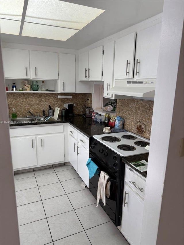 3 of 14 - 18555 Ne 14th Ave 618, Miami, FL